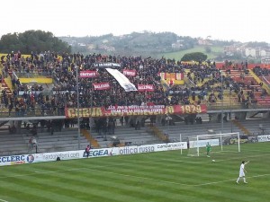 Curva Benevento striscioni vs Lega