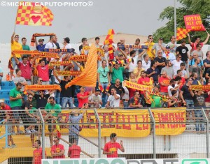 tifosi del Lecce a Matera 13-9-2014 2