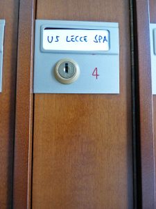 sede U.S. Lecce buca posta